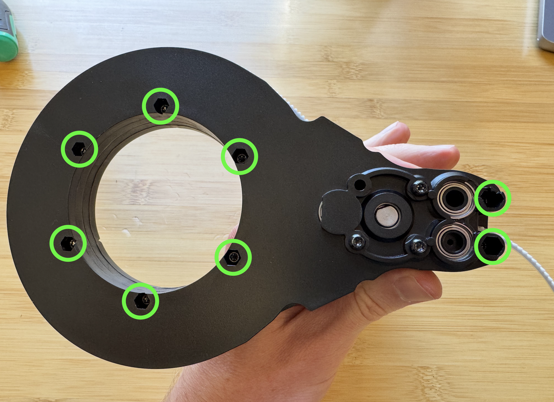 Assembling the arms 4.1 — Maslow